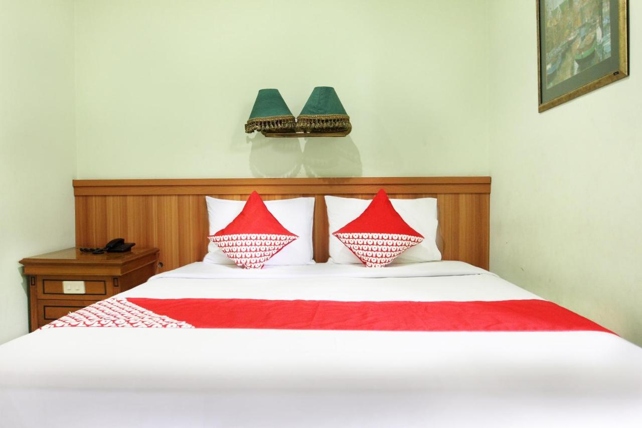 RedDoorz Plus near Kemang Raya Hotel Jakarta Bagian luar foto