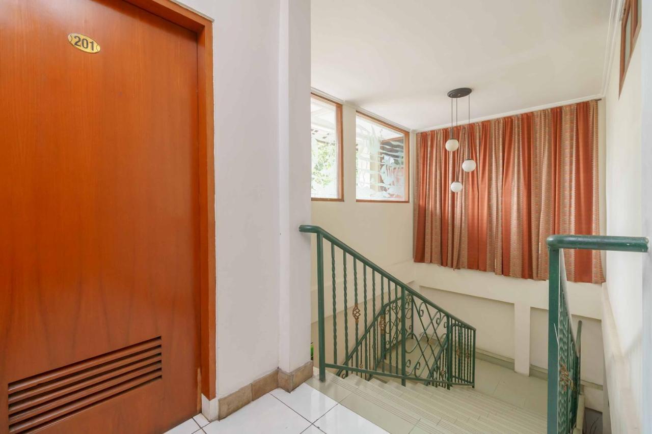 RedDoorz Plus near Kemang Raya Hotel Jakarta Bagian luar foto