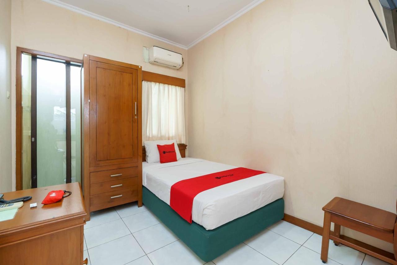 RedDoorz Plus near Kemang Raya Hotel Jakarta Bagian luar foto